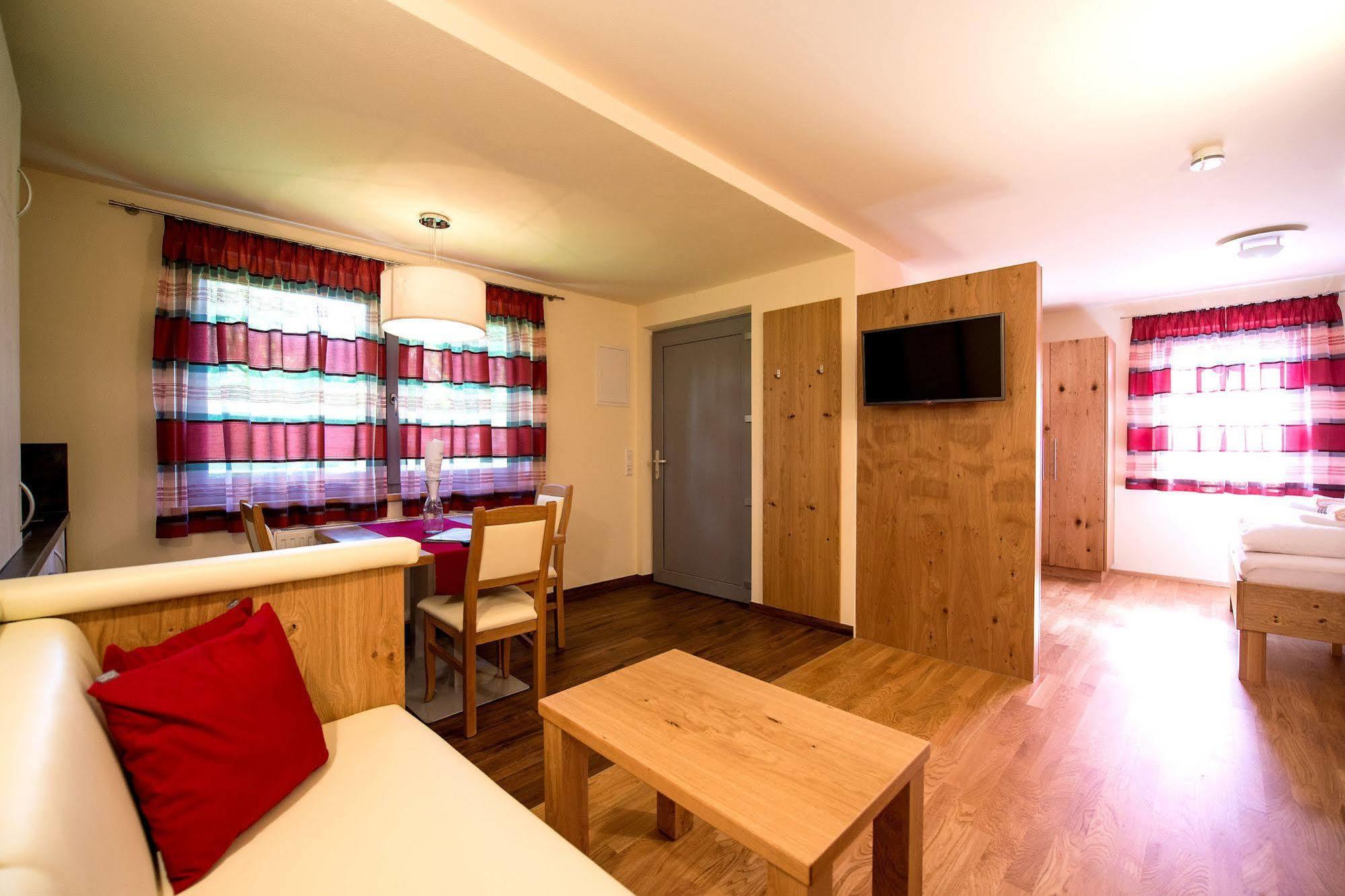 Burgls Apartmenthaus Tröpolach Exterior foto